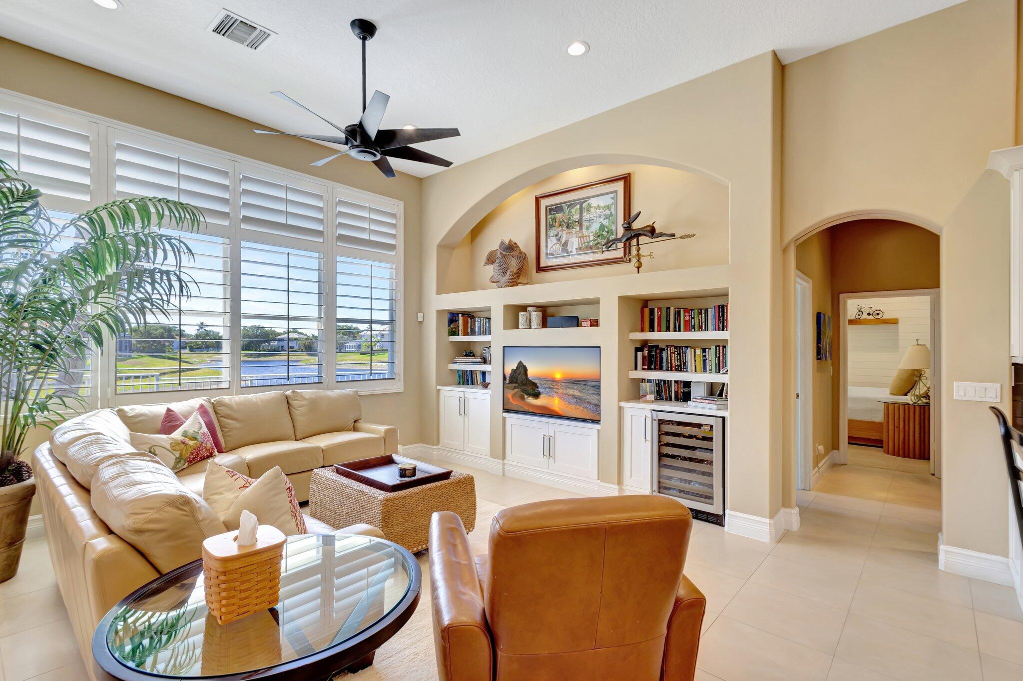 547 Robin Lane Jupiter, FL 33458 - Photo 12 of 78 Family Room