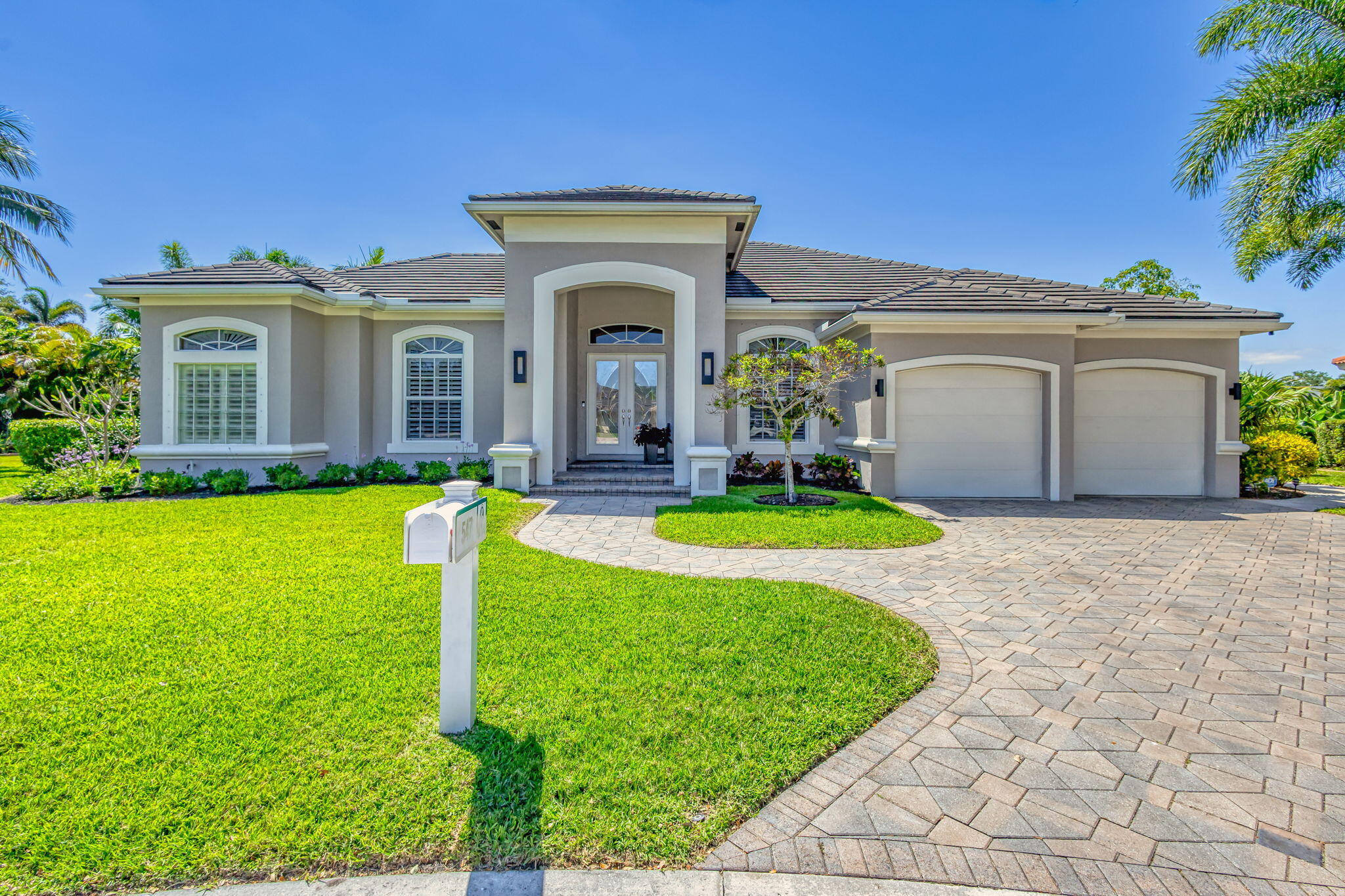 547 Robin Lane Jupiter, FL 33458 - Photo 2 of 78 Street View