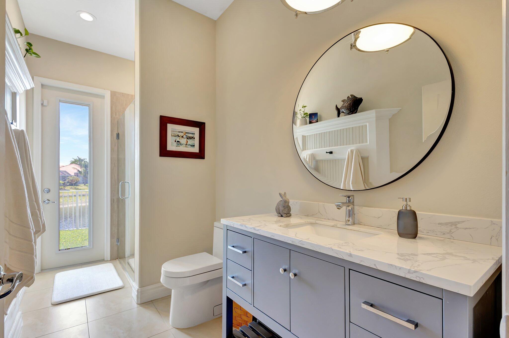 547 Robin Lane Jupiter, FL 33458 - Photo 45 of 78 Guest Room Bath