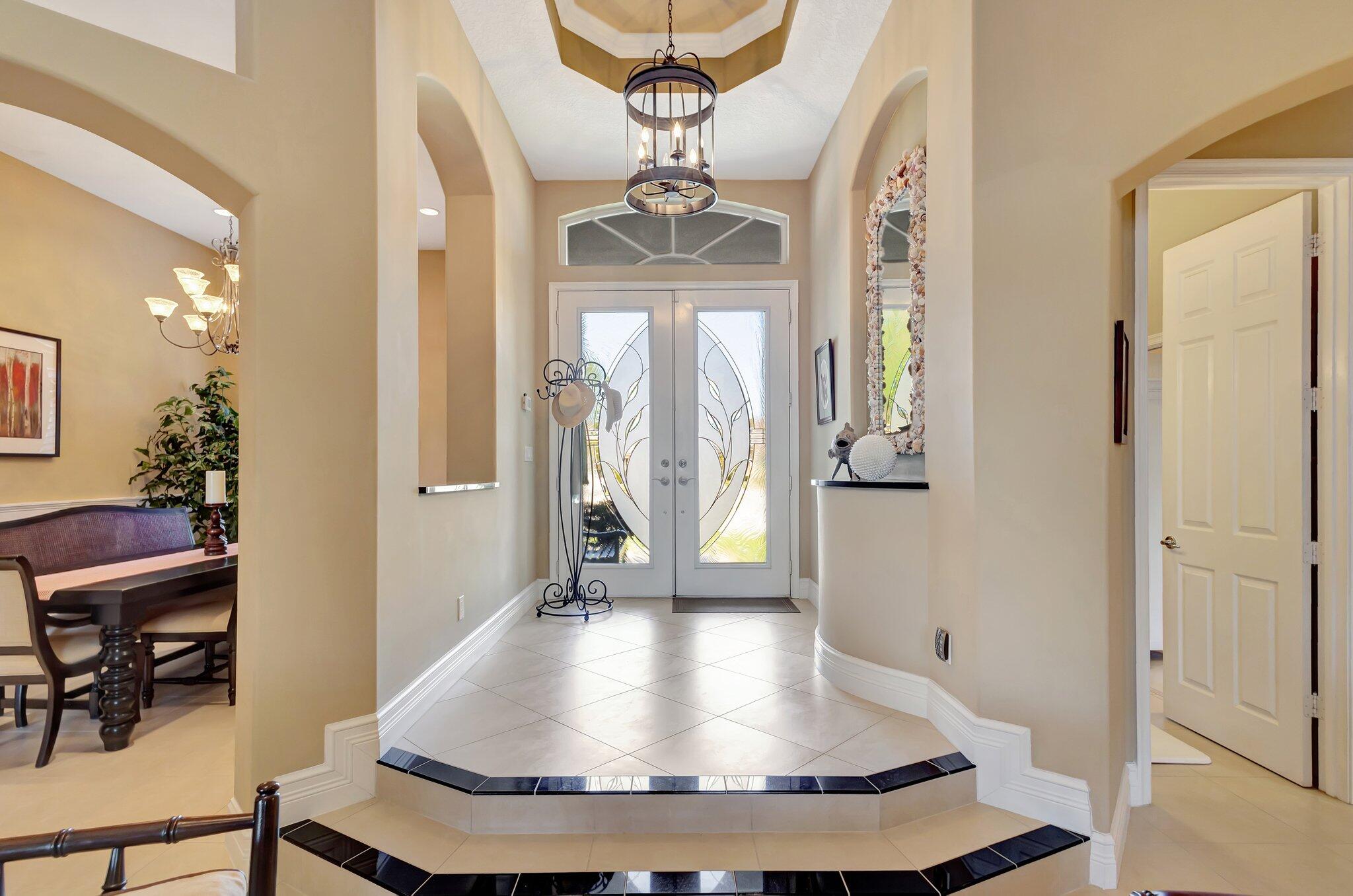 547 Robin Lane Jupiter, FL 33458 - Photo 4 of 78 Front Foyer