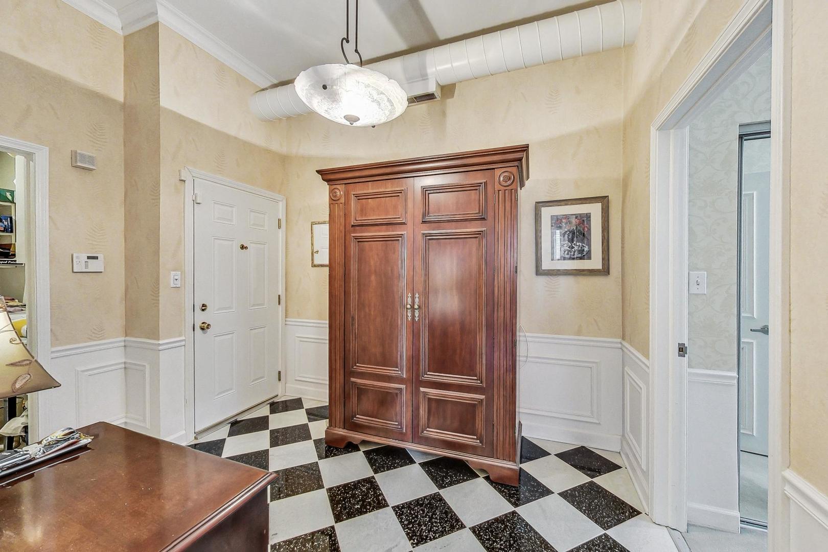 1016 West Madison Street, Unit 4S Chicago, IL 60607 - Photo 5 of 39