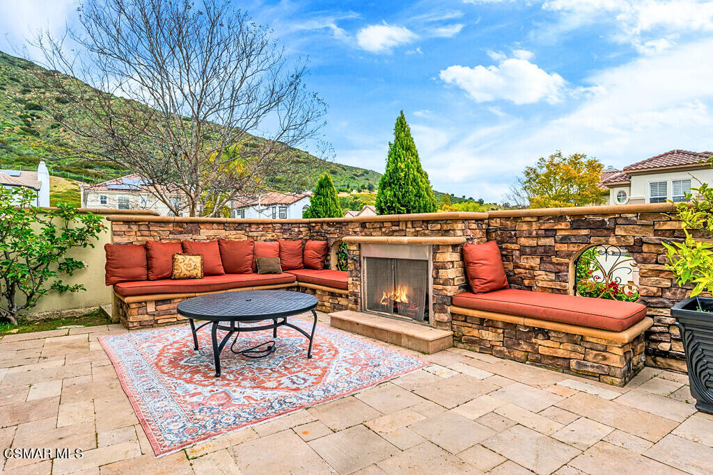 6196 Deerhill Road Oak Park, CA 91377 - Photo 44 of 46 a outdoor space with a barbeque