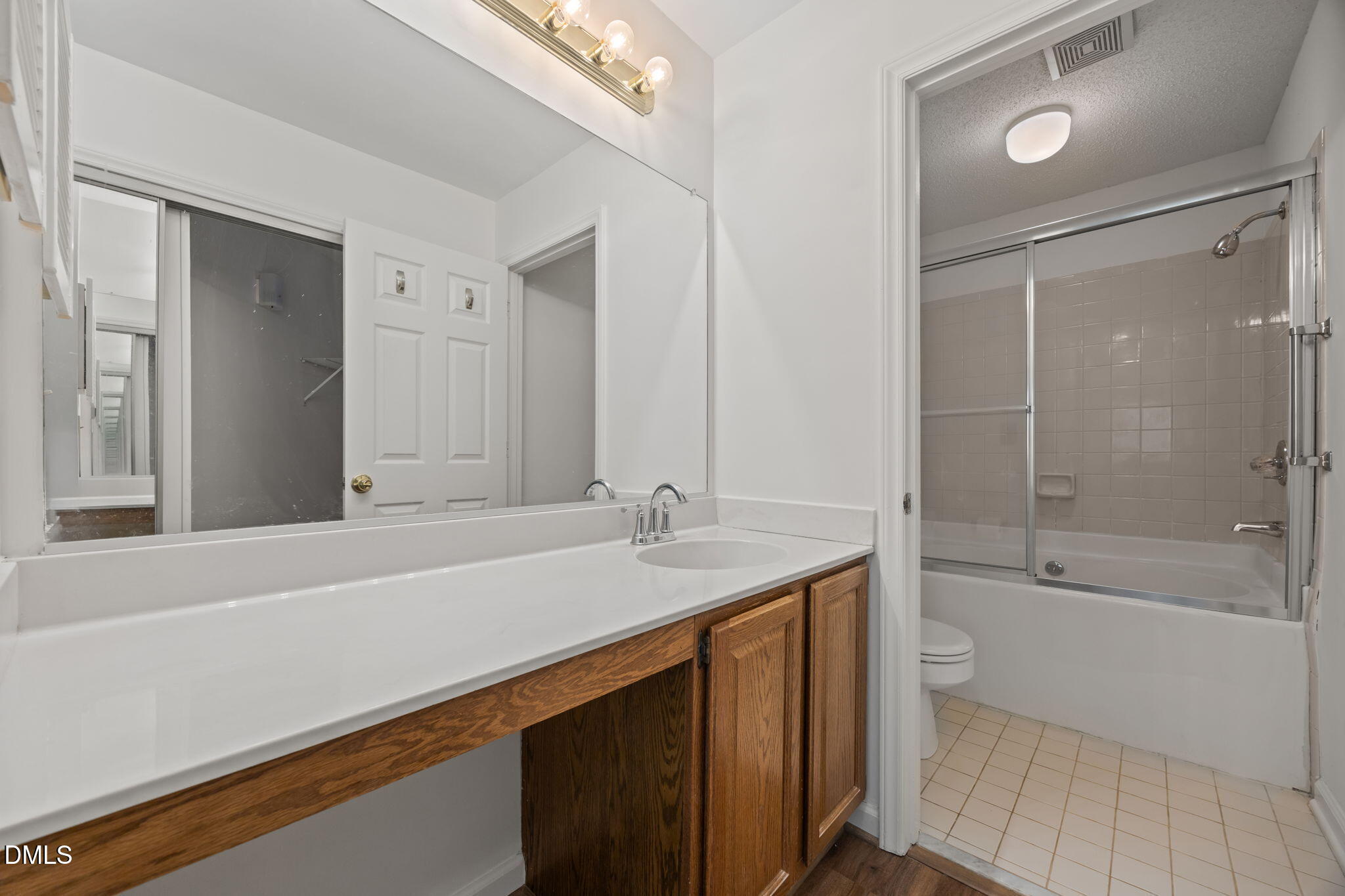 8321 Hempshire Place, Unit 104 Raleigh, NC 27613 - Photo 19 of 44 31-web-or-mls-IMG_3405