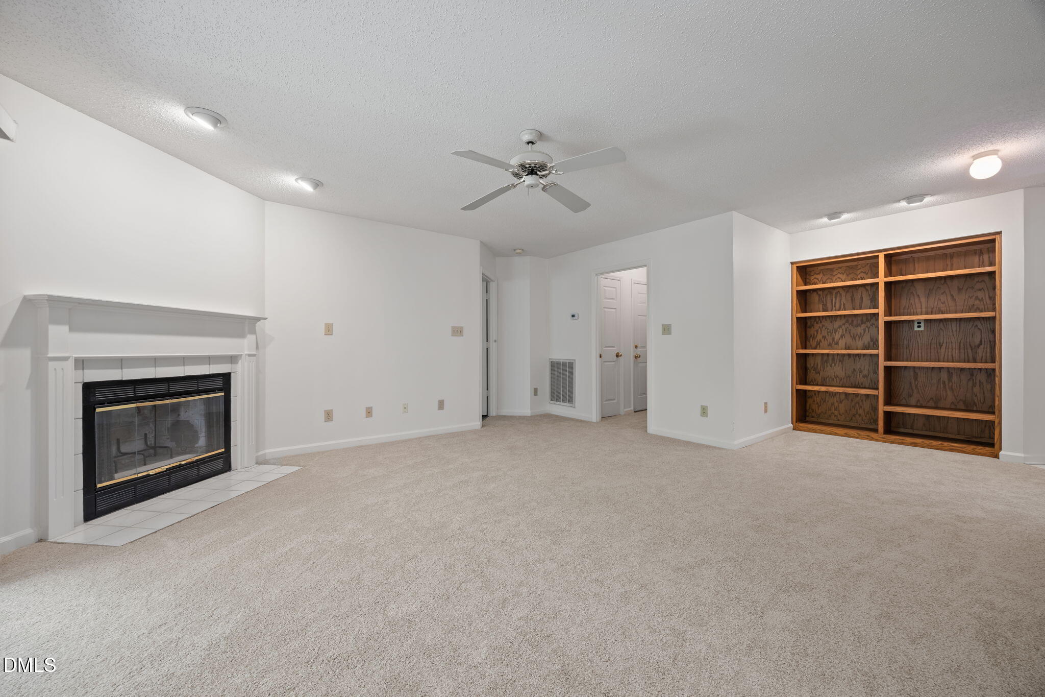 8321 Hempshire Place, Unit 104 Raleigh, NC 27613 - Photo 5 of 44 16-web-or-mls-IMG_3357
