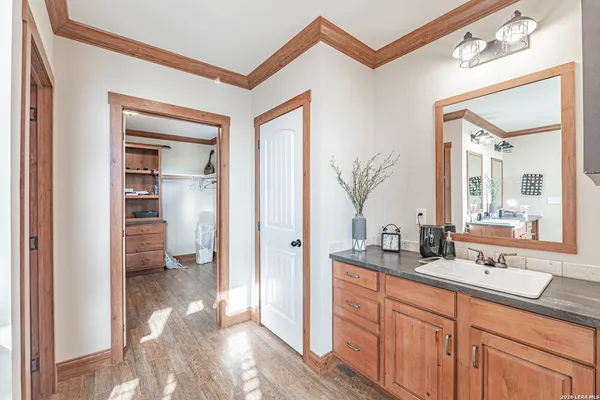 $2,100,000 | 819 County Road 356, Adkins, TX 78121