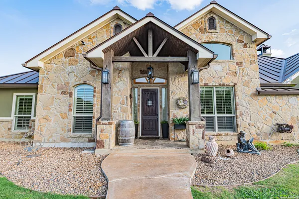 $2,100,000 | 819 County Road 356, Adkins, TX 78121
