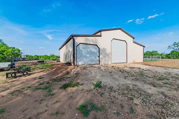 $2,100,000 | 819 County Road 356, Adkins, TX 78121