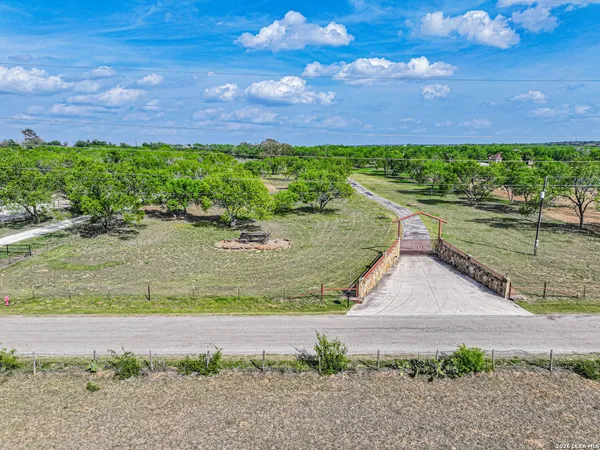 $2,100,000 | 819 County Road 356, Adkins, TX 78121