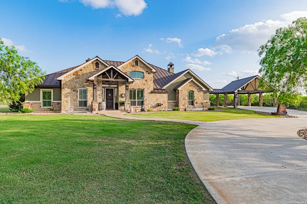 $2,100,000 | 819 County Road 356, Adkins, TX 78121