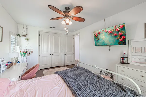 $2,100,000 | 819 County Road 356, Adkins, TX 78121