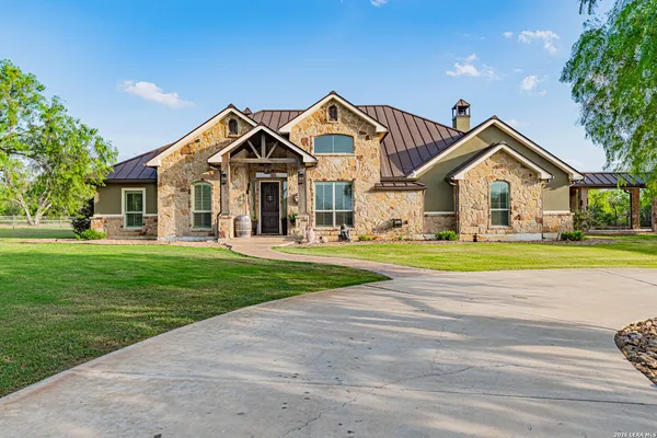 $2,100,000 | 819 County Road 356, Adkins, TX 78121