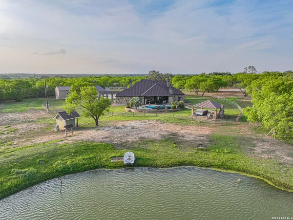 $2,100,000 | 819 County Road 356, Adkins, TX 78121