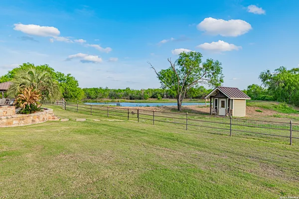 $2,100,000 | 819 County Road 356, Adkins, TX 78121