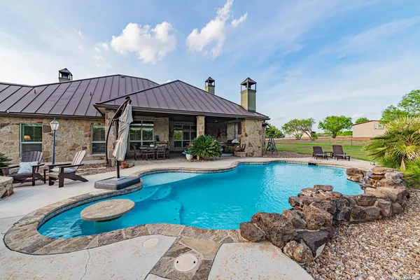 $2,100,000 | 819 County Road 356, Adkins, TX 78121