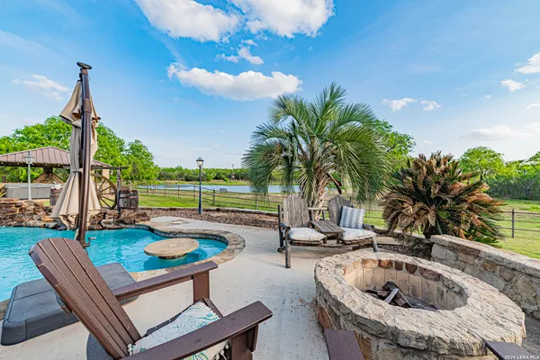 $2,100,000 | 819 County Road 356, Adkins, TX 78121