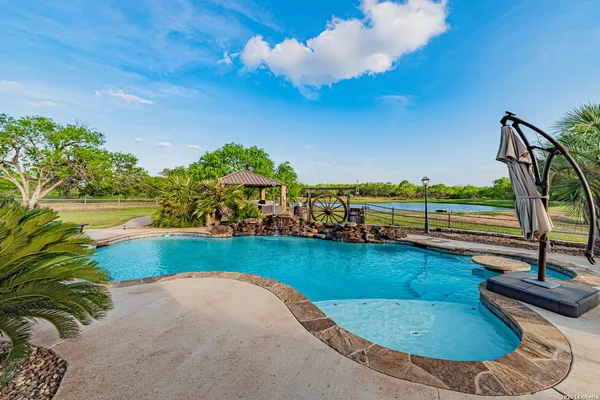 $2,100,000 | 819 County Road 356, Adkins, TX 78121