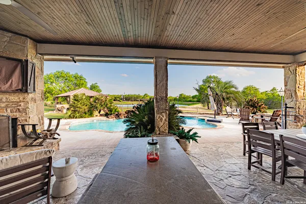 $2,100,000 | 819 County Road 356, Adkins, TX 78121