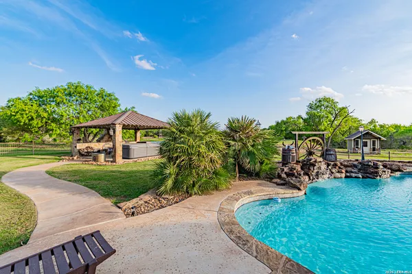 $2,100,000 | 819 County Road 356, Adkins, TX 78121