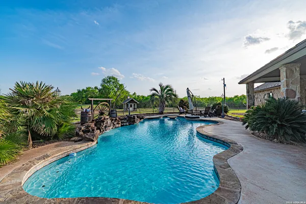 $2,100,000 | 819 County Road 356, Adkins, TX 78121