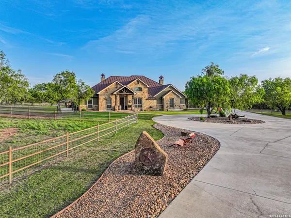 $2,100,000 | 819 County Road 356, Adkins, TX 78121