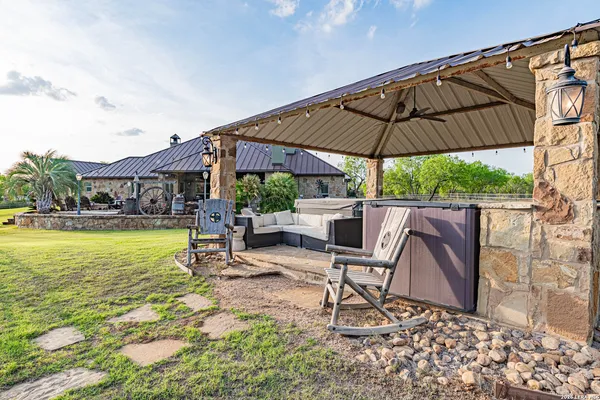 $2,100,000 | 819 County Road 356, Adkins, TX 78121