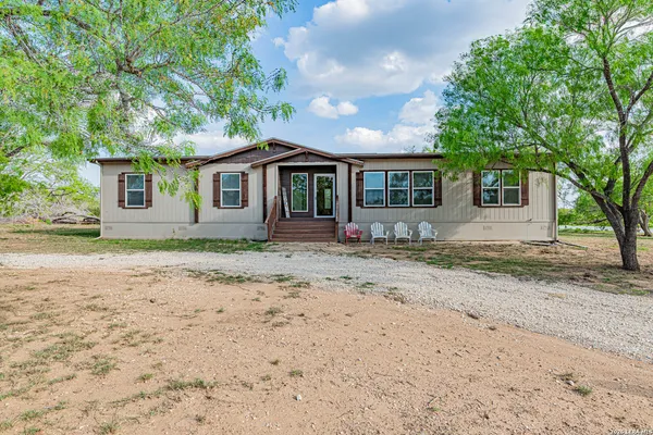 $2,100,000 | 819 County Road 356, Adkins, TX 78121