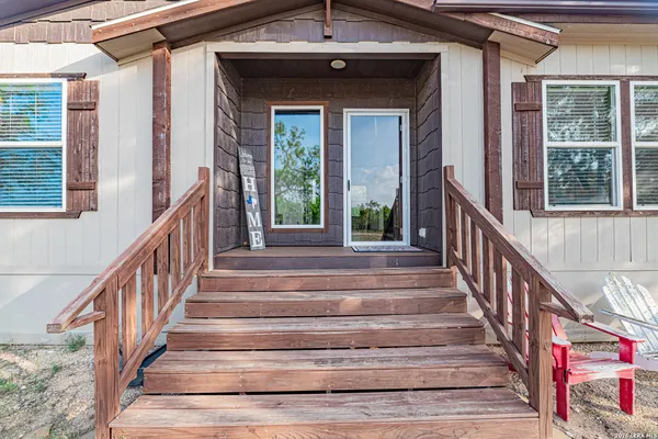 $2,100,000 | 819 County Road 356, Adkins, TX 78121