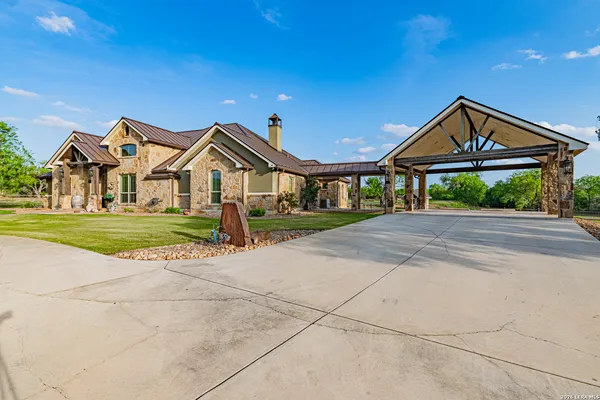 $2,100,000 | 819 County Road 356, Adkins, TX 78121
