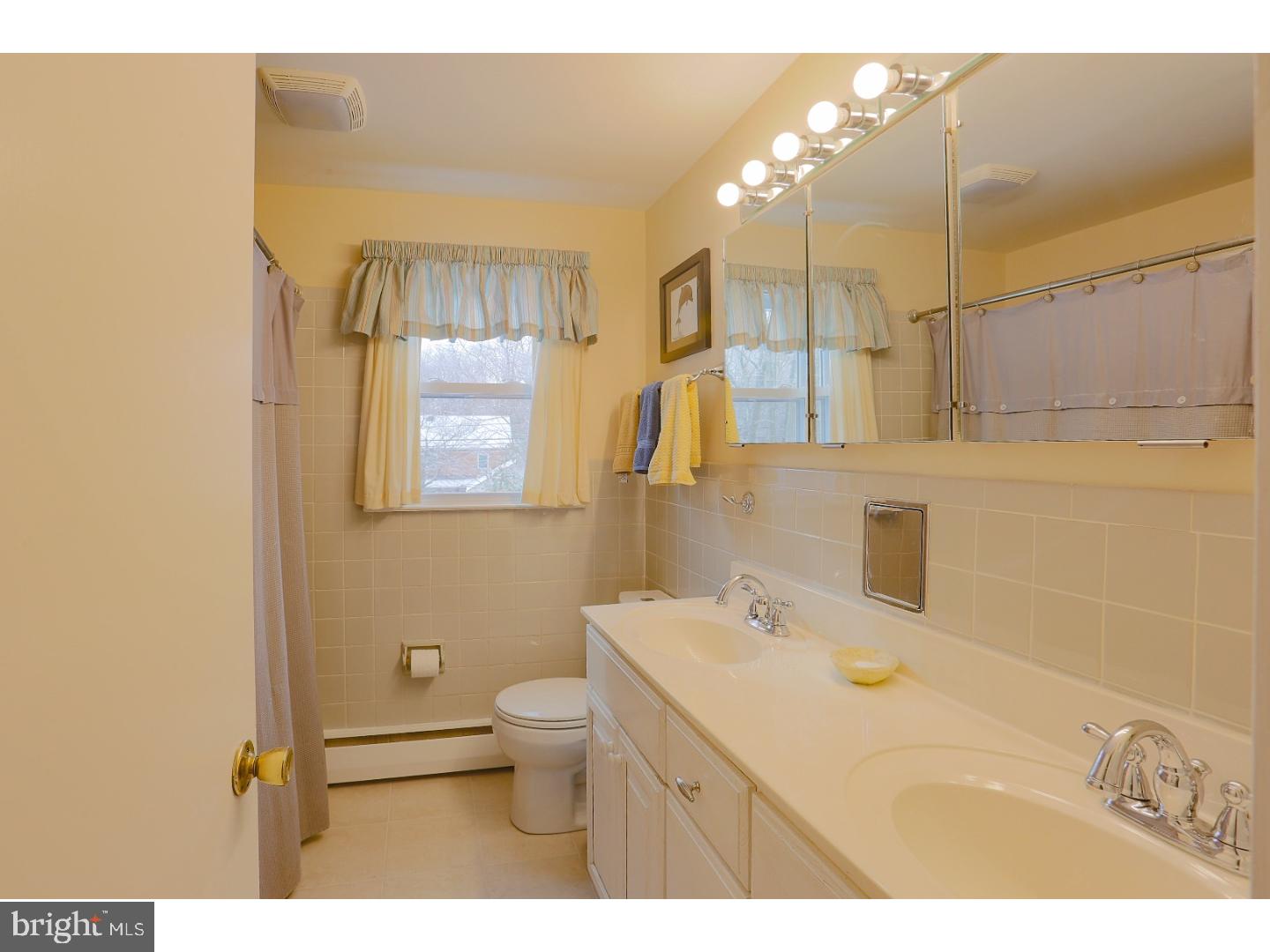 609 Halstead Road Wilmington, DE 19803 - Photo 17 of 23 Bathroom