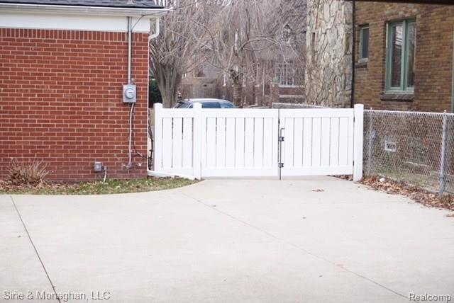 962 Barrington Road Grosse Pointe, MI 48230 - Photo 24 of 28 ORG_DSC04577.JPG