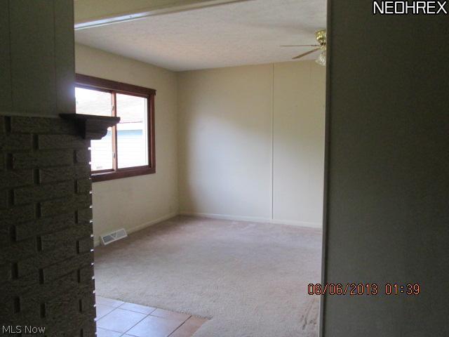 1115 Krumroy Road Akron, OH 44306 - Photo 9 of 25