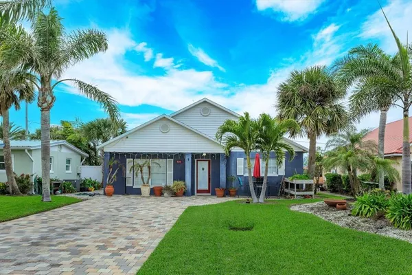 $3,050 | 830 East 25th Avenue, New Smyrna Beach, FL 32169