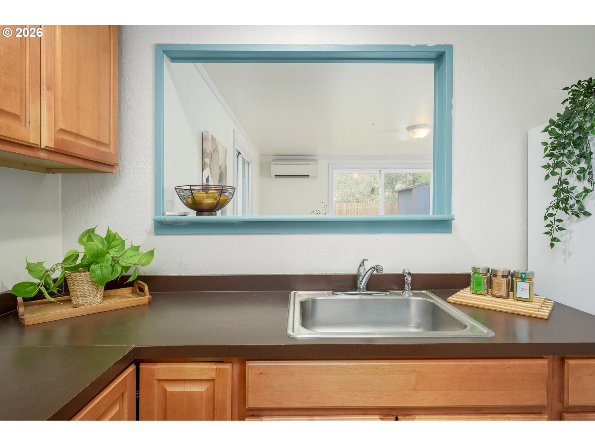 2571 Alder Street Eugene, OR 97405 - Photo 11 of 48