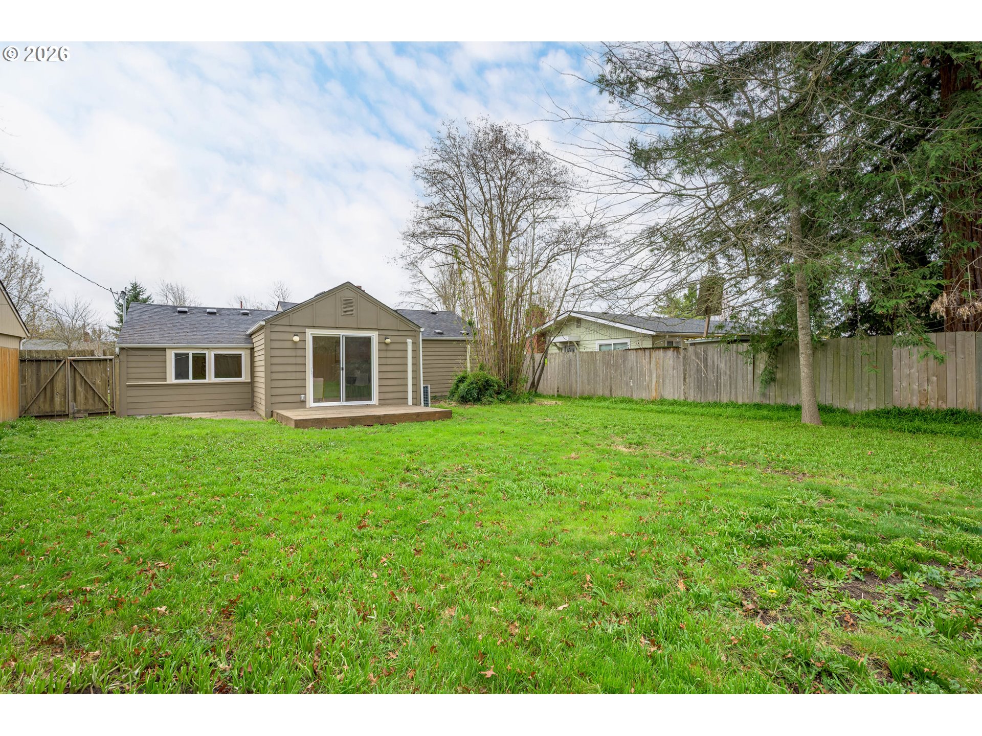 2571 Alder Street Eugene, OR 97405 - Photo 32 of 48