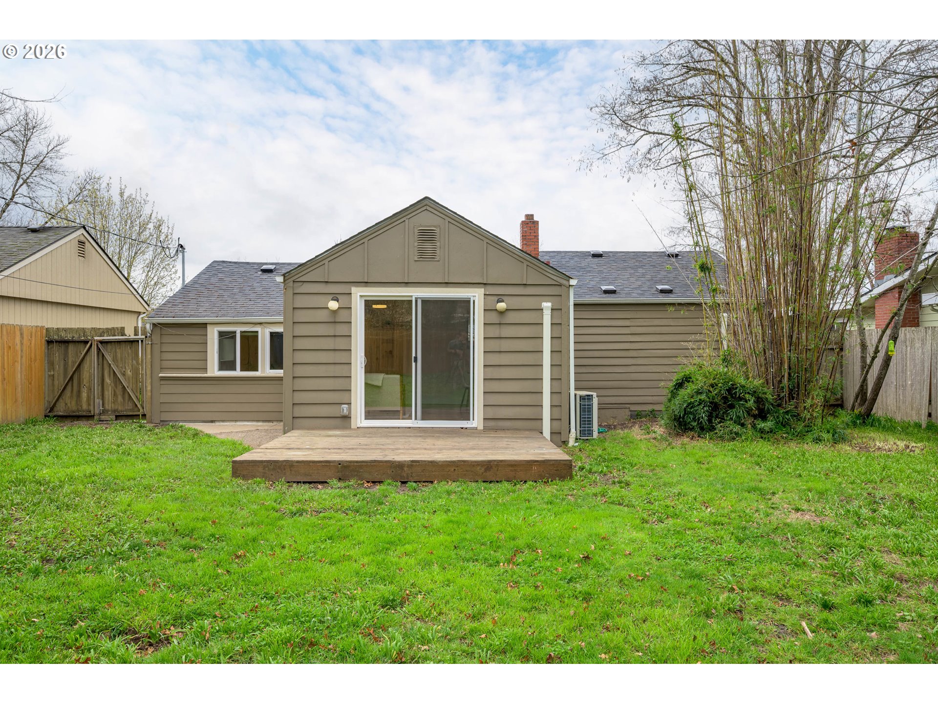 2571 Alder Street Eugene, OR 97405 - Photo 34 of 48