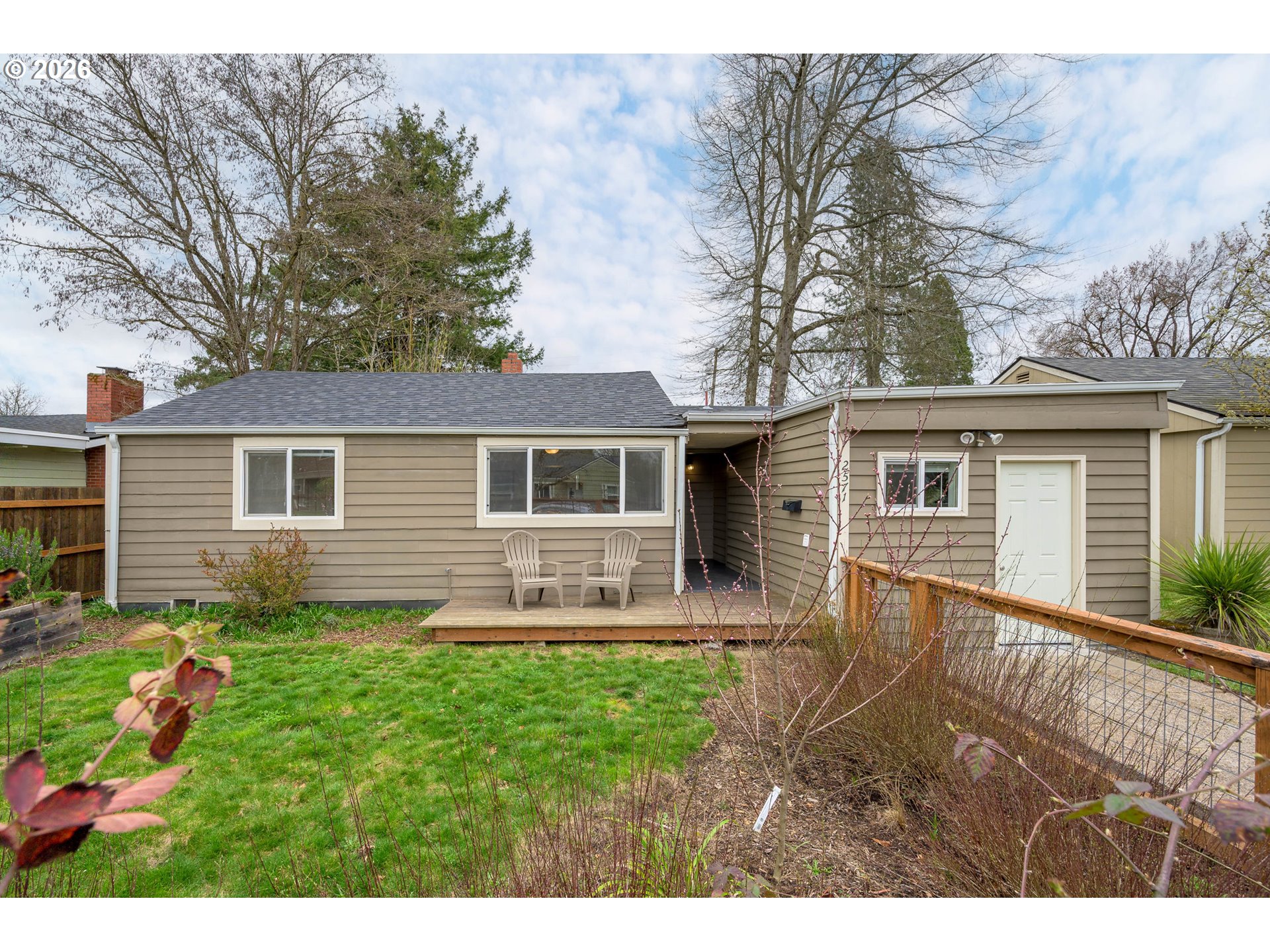 2571 Alder Street Eugene, OR 97405 - Photo 37 of 48