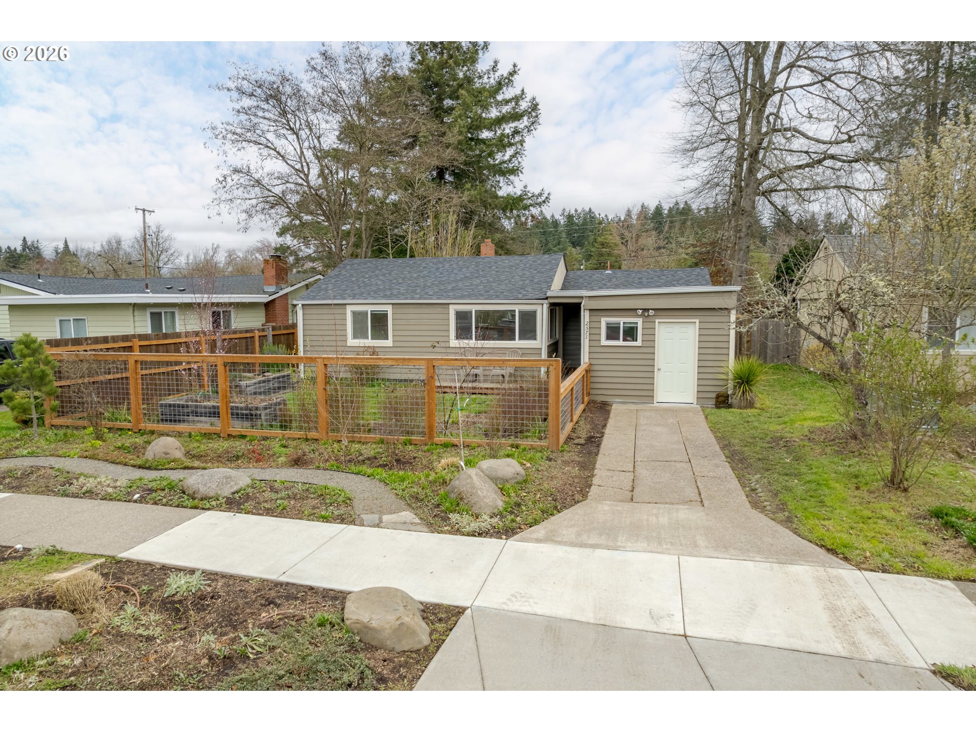 2571 Alder Street Eugene, OR 97405 - Photo 41 of 48