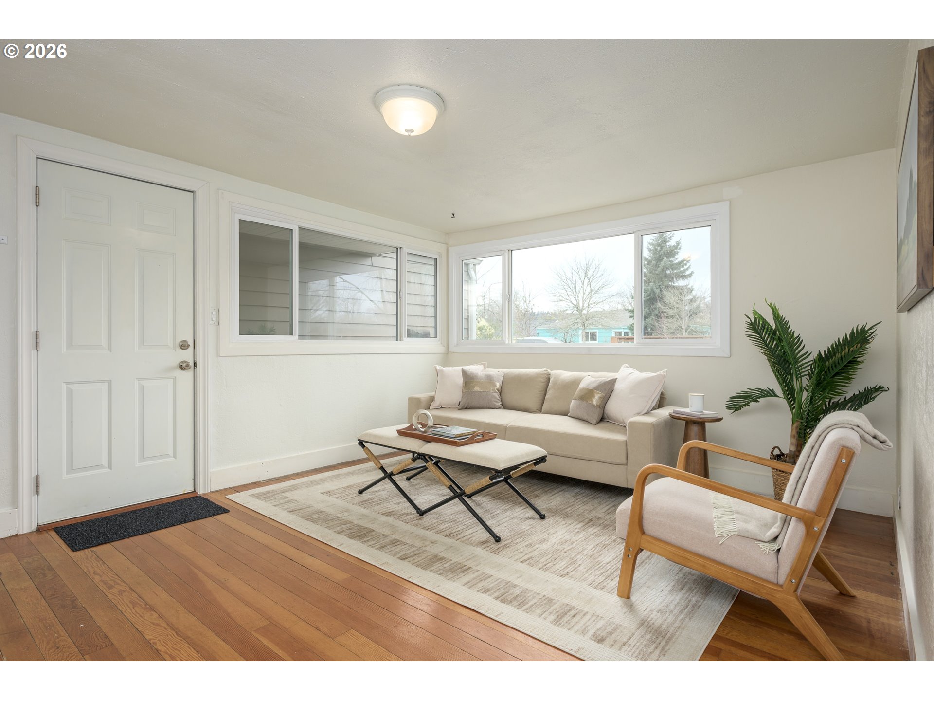 2571 Alder Street Eugene, OR 97405 - Photo 5 of 48