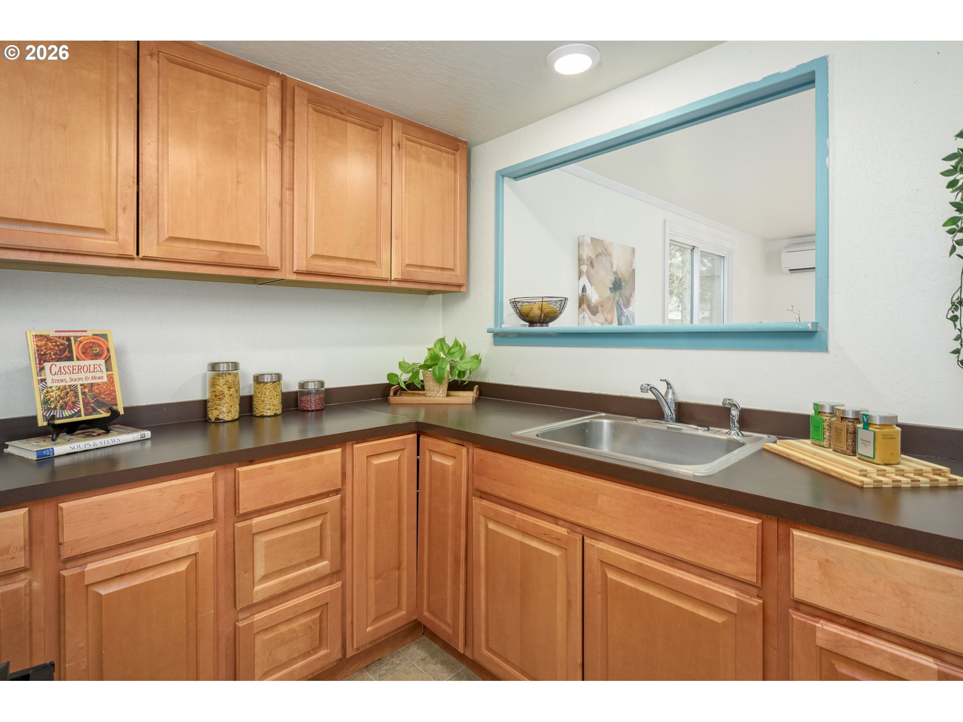 2571 Alder Street Eugene, OR 97405 - Photo 10 of 48
