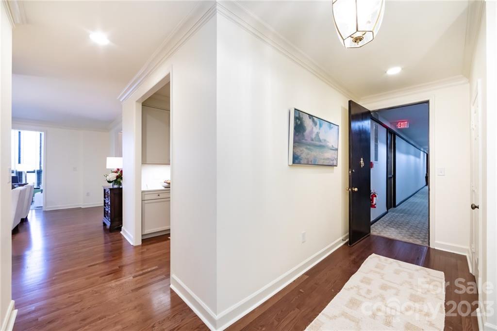 848 Cherokee Road Charlotte, NC 28207 - Photo 14 of 28 Gallery Image 14