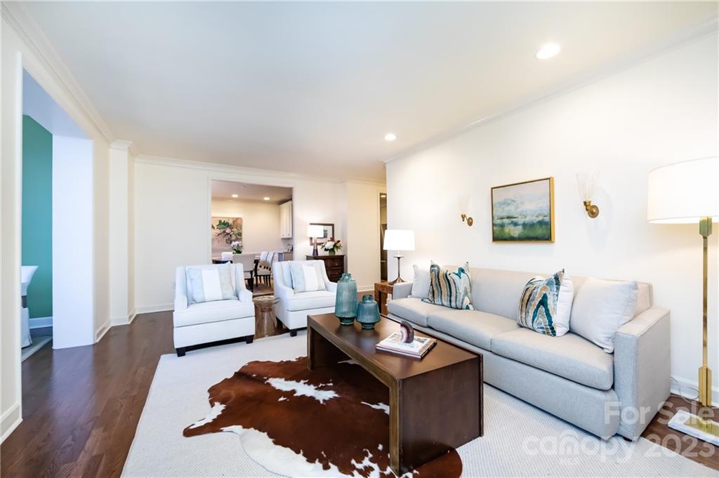 848 Cherokee Road Charlotte, NC 28207 - Photo 3 of 28 Gallery Image 3