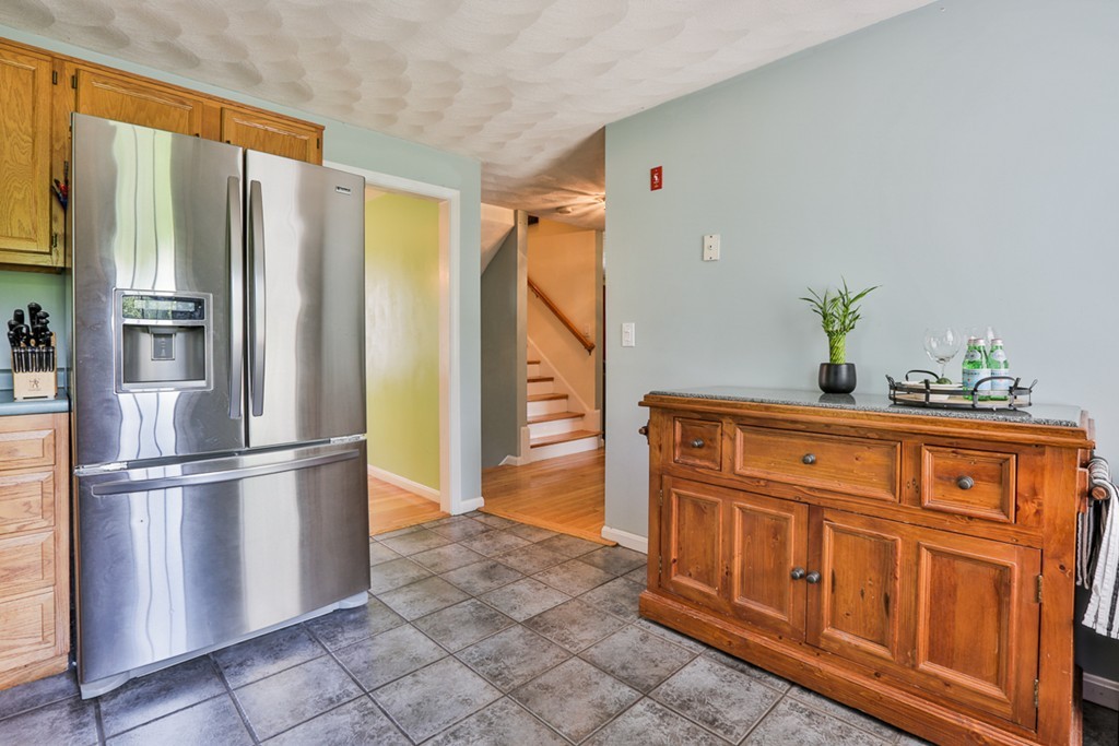 4 Mellon Road Billerica, MA 01862 - Photo 5 of 22 Gallery Image 5