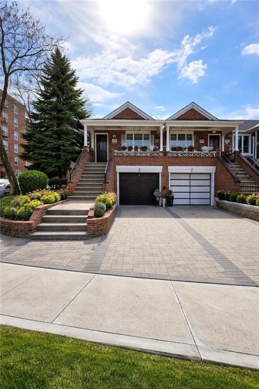 a front view of house with yard