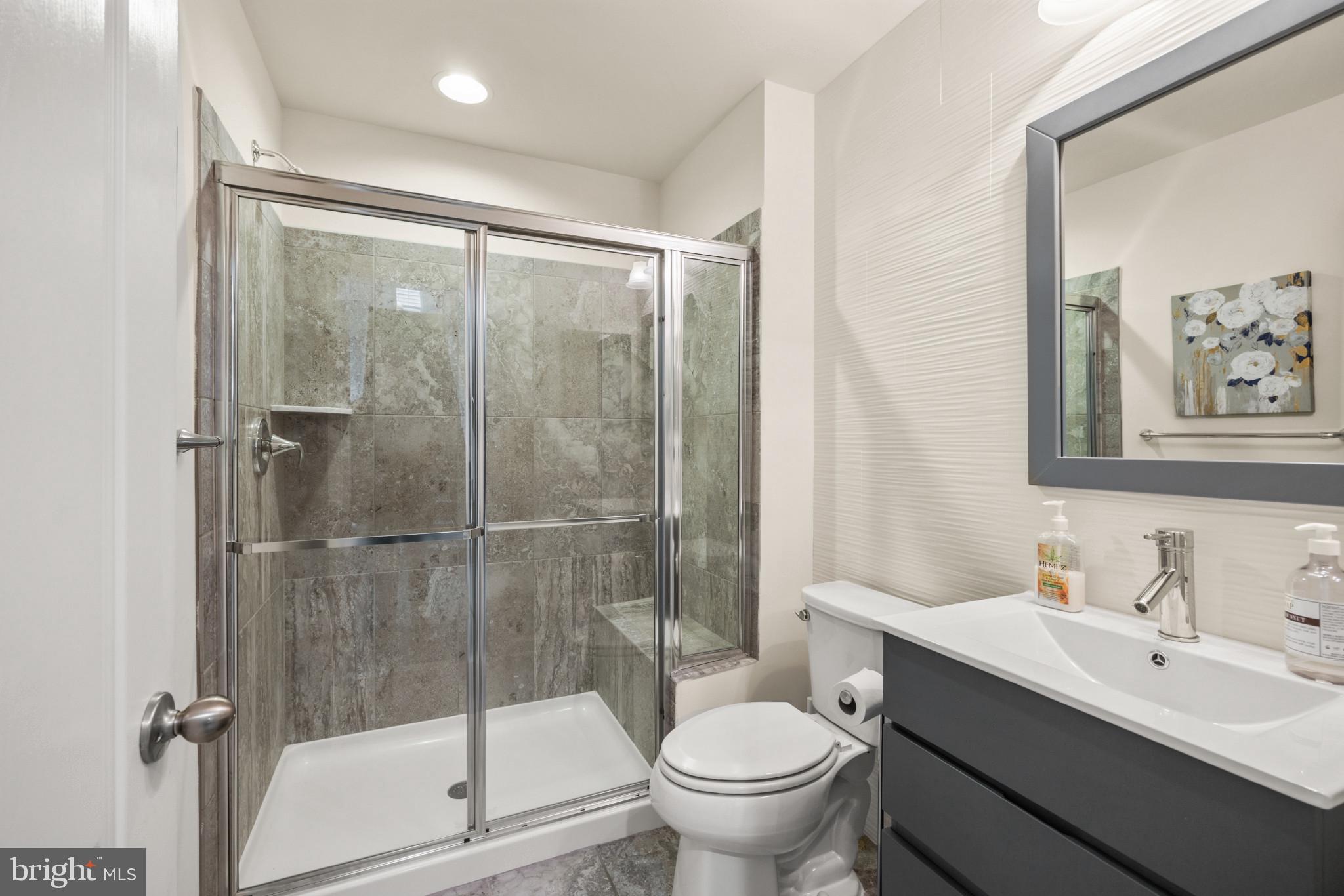 155 Moore Road Arnold, MD 21012 - Photo 12 of 28 Main level Full Bath