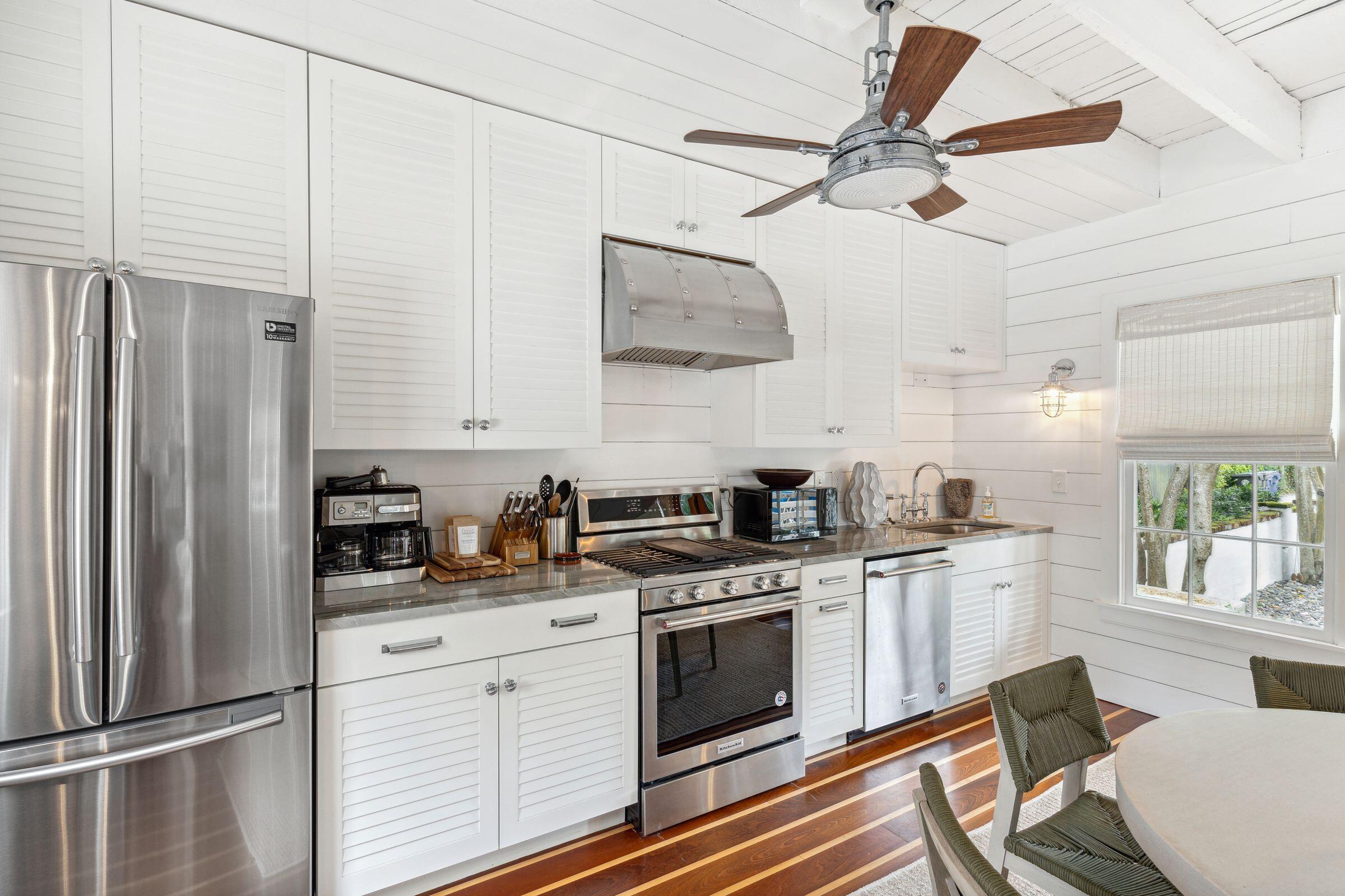 178 Broad Street, Unit AD Charleston, SC 29401 - Photo 8 of 61 178BroadSt-UnitD-KeenEyeMarketing-005