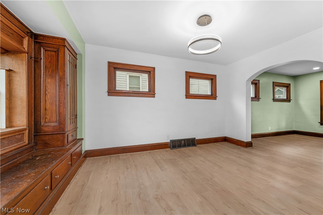 4418 Broadale Road Cleveland, OH 44109 - Photo 9 of 27