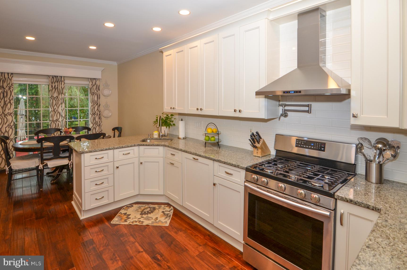 159 Applegate Drive Hamilton, NJ 08690 - Photo 18 of 54 Kitchen