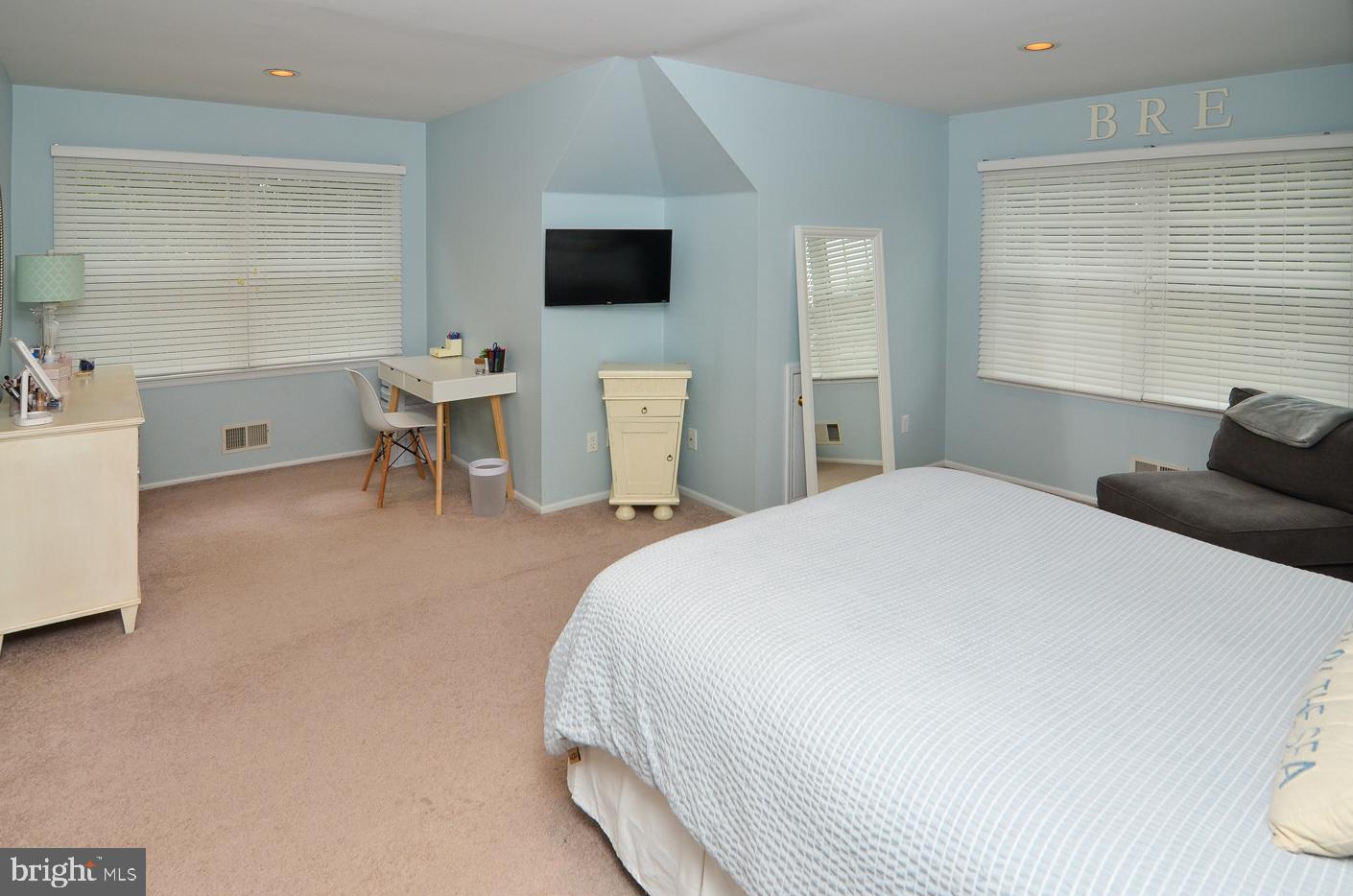159 Applegate Drive Hamilton, NJ 08690 - Photo 32 of 54 Bedroom 2
