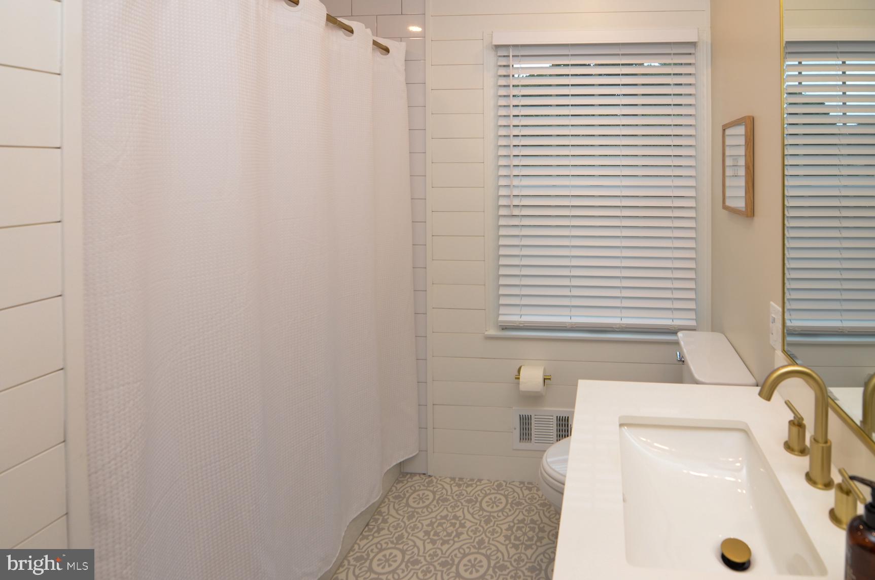 159 Applegate Drive Hamilton, NJ 08690 - Photo 43 of 54 Full Bath