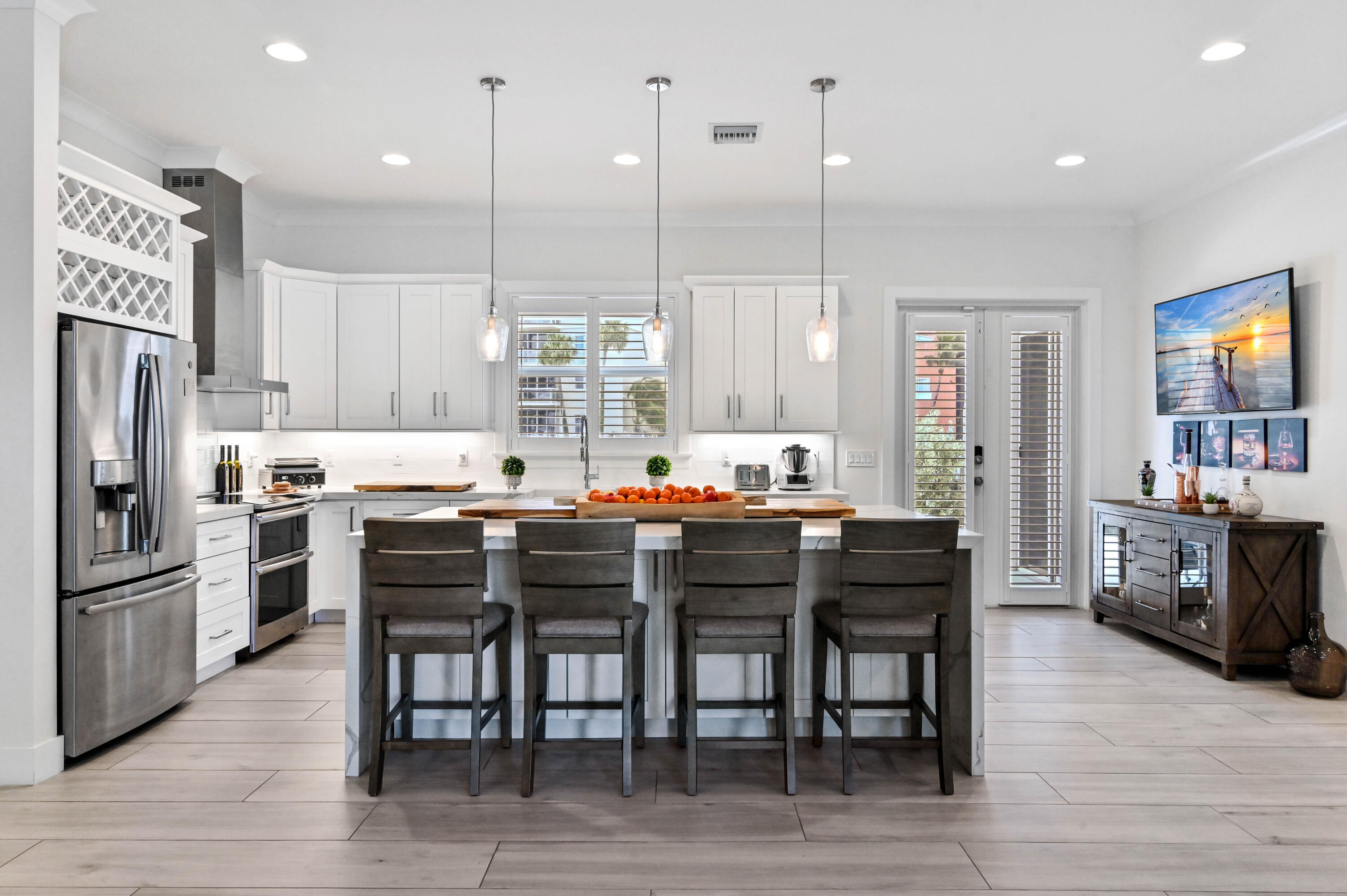 340 Wilma Circle Riviera Beach, FL 33404 - Photo 13 of 52 10 breakfast bar 01